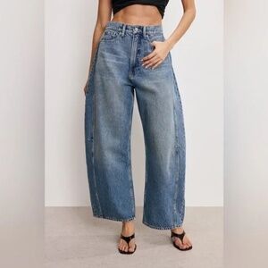 GOOD AMERICAN 10 Good Extreme Barrel Jeans